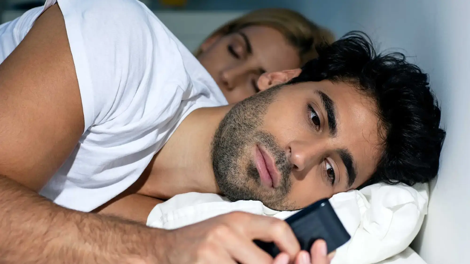 خیانت در فضای مجازی